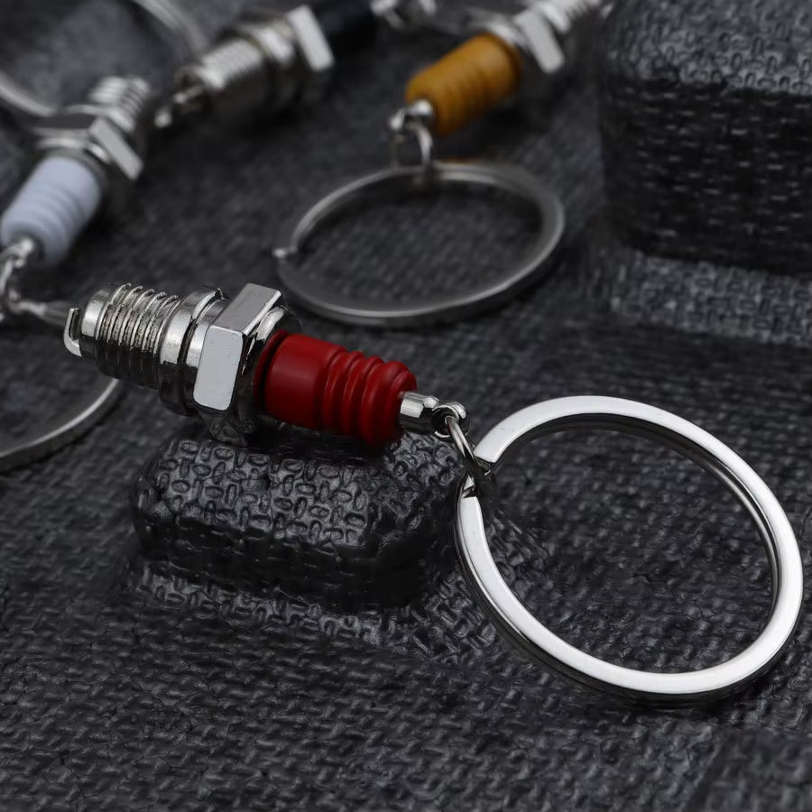 Bulk Wholesale Creative Auto Spark Plug Keychain 3D Metal Texture Engine Part Mechanic Gift Garage Decor Promotional Key Ring